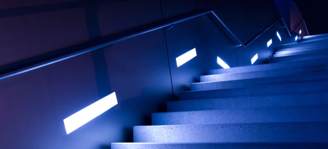 Apliques escalera, iluminar escaleras con apliques