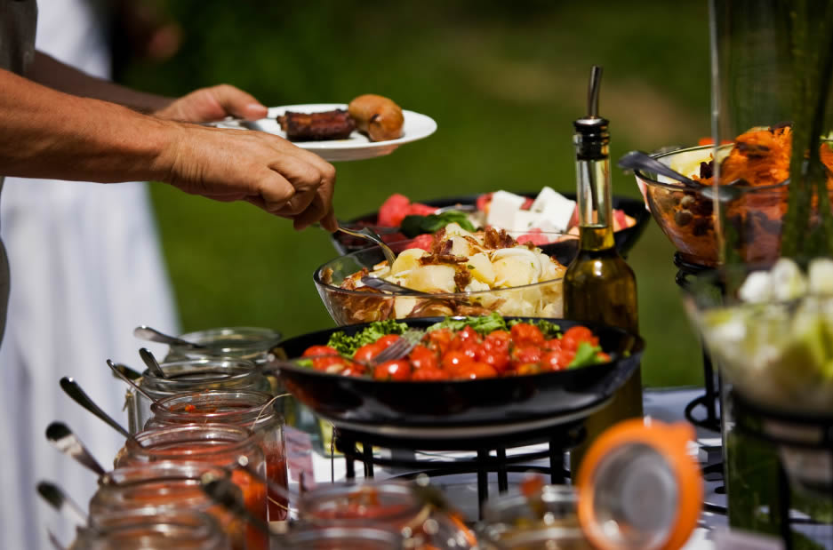 Ejemplo de Menú catering para una reunión familiar Menú relajado para una cálida reunión familiar